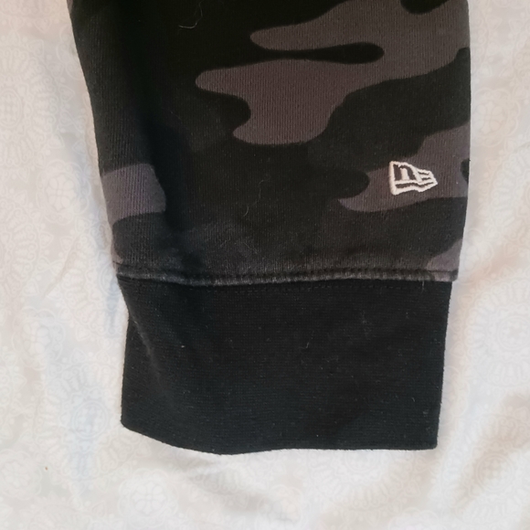 Seattle Seahawks gray camo hoodie sweatshirt in size XXL (Fits Like Large) - Picture 6 of 6